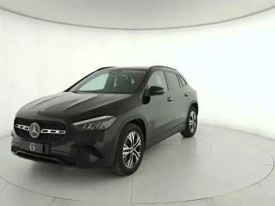 Nuova Mercedes GLA200 Advanced Plus 150 CV (110 kW) 2026 Nero cosmo metallizzato SUV