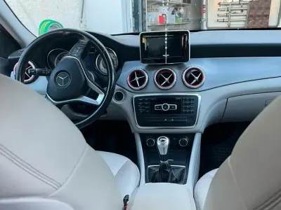 Usata Mercedes GLA220 136 CV (100 kW) 2015 Bianco SUV