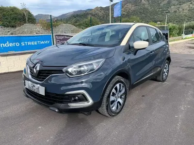Usata Renault Captur Intens 110 CV (80 kW) 2018 Grigio SUV