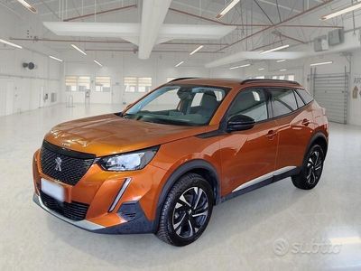 Usata Peugeot 2008 Allure 130 CV (95 kW) 2022 Arancione SUV