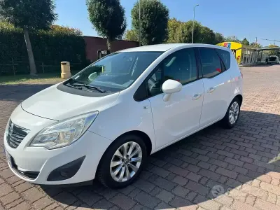 Usata Opel Meriva 110 CV (80 kW) 2013 Bianco Monovolume