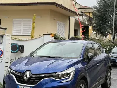 Usata Renault Captur Zen 95 CV (69 kW) 2020 Blu SUV