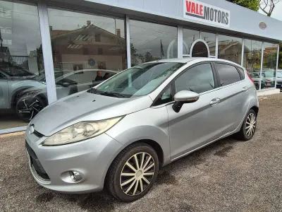 Usado Ford Fiesta Titanium 95 HP (69 kW) 2011 Prateado Citadino