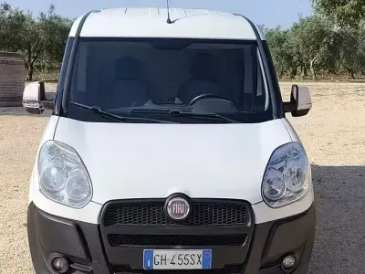 Usata Fiat Doblò 105 CV (77 kW) 2012 Bianco Monovolume