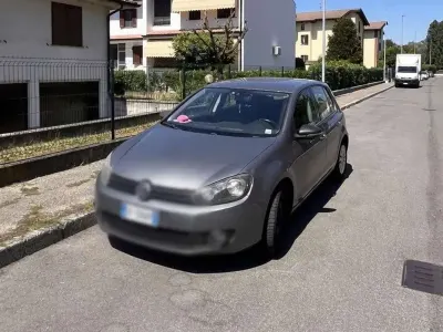 Usata VW Golf VI 102 CV (75 kW) 2010 Grigio Utilitaria