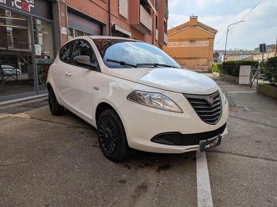 Gebraucht Lancia Ypsilon Gold 80 PS (58 kW) 2014 Weiß Kleinwagen