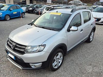 Usata Dacia Sandero Prestige 90 CV (66 kW) 2014 Grigio SUV