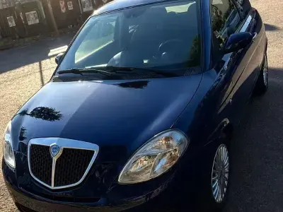Usata Lancia Ypsilon 69 CV (50 kW) 2007 Blu Utilitaria