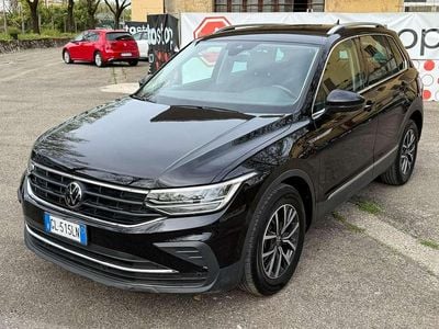 Usado VW Tiguan Life 150 CV (110 kW) 2022 Negro SUV