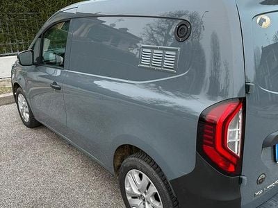 Usata Renault Kangoo 130 CV (95 kW) 2022 Grigio Monovolume