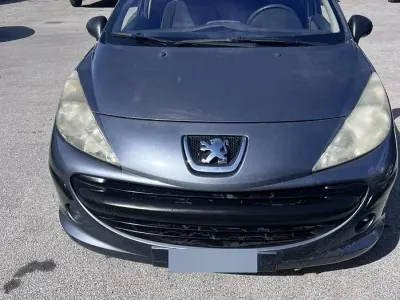 Usata Peugeot 207 68 CV (50 kW) 2006 Grigio Berlina