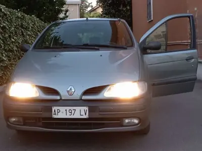 Usata Renault Scénic 90 CV (66 kW) 1997 Verde Monovolume