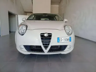 Usata Alfa Romeo GT Junior Distinctive 79 CV (58 kW) 2011 Bianco Berlina