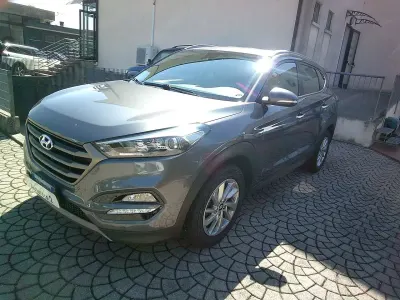 Usata Hyundai Tucson Xpossible 136 CV (100 kW) 2016 Grigio SUV