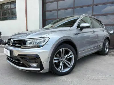 Usata VW Tiguan R-line 116 CV (85 kW) 2020 Grigio SUV