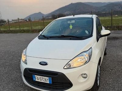 Usata Ford Ka Individual 69 CV (50 kW) 2015 Bianco Berlina
