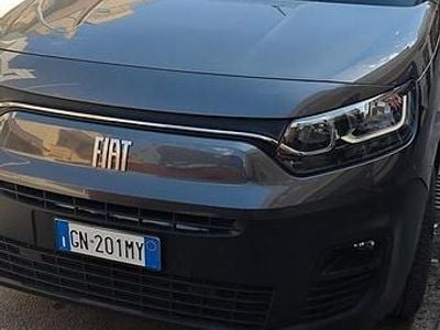 Usata Fiat Doblò 177 CV (130 kW) 2023 Grigio Monovolume