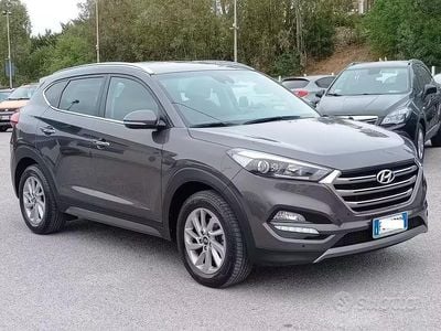 Käytetty Hyundai Tucson Edition 136 HP (100 kW) 2016 Musta Katumaasturi