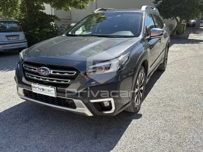 Usata Subaru Outback Premium 169 CV (124 kW) 2023 Grigio Station wagon
