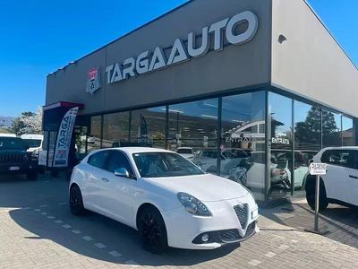 Usata Alfa Romeo Giulietta Business 120 CV (88 kW) 2016 Bianco Utilitaria
