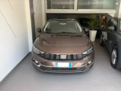 Usado Fiat Tipo Lounge 131 HP (96 kW) 2021 Castanho Sedan