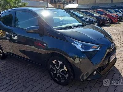 Usata Toyota Aygo X-play 72 CV (52 kW) 2019 Grigio Utilitaria