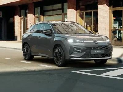 Nuova VW T-Roc Style 150 CV (110 kW) 2026 Wolf grey metallizzato nero SUV