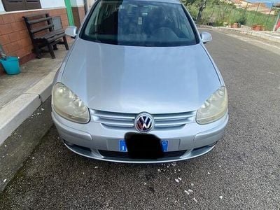 Grigio Usata 2004 VW Golf V Berlina | 2480 € (Buon prezzo)