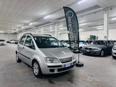Käytetty Fiat Idea 69 HP (50 kW) 2007 Harmaa Tila-auto
