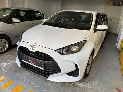 Usata Toyota Yaris Active 72 CV (52 kW) 2022 Bianco Utilitaria