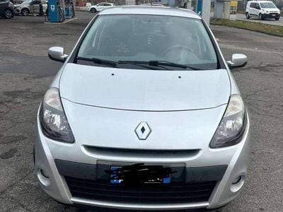Usata Renault Clio III Dynamique 75 CV (55 kW) 2011 Berlina