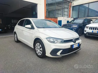 Usata VW Polo Life 95 CV (69 kW) 2022 Grigio Utilitaria