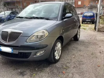 Usata Lancia Ypsilon 69 CV (50 kW) 2004 Grigio Utilitaria