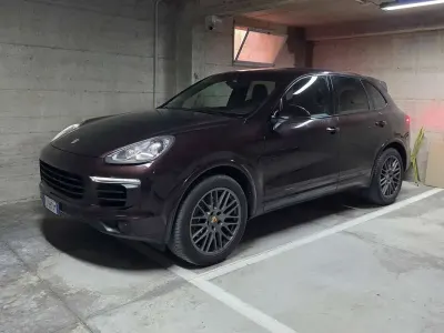 Usata Porsche Cayenne Platinum Edition 245 CV (180 kW) 2017 Nero SUV