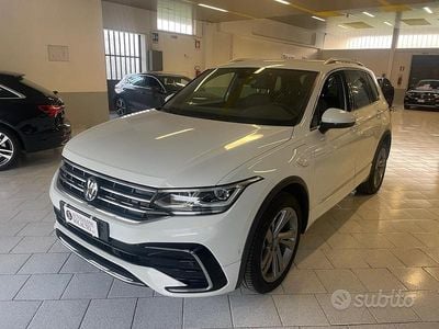 Usata VW Tiguan R-line 150 CV (110 kW) 2023 Bianco SUV