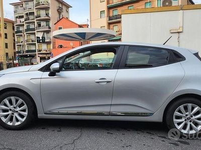 Usata Renault Clio V Business 91 CV (66 kW) 2021 Grigio Berlina
