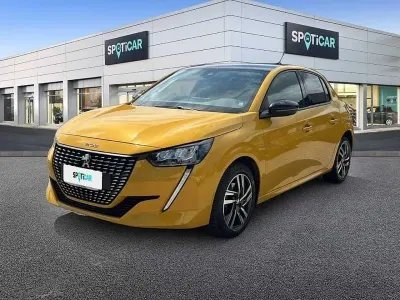 Usata Peugeot 208 Allure 101 CV (74 kW) 2023 Giallo faro Utilitaria