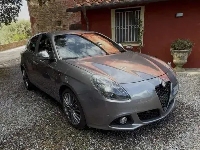 Usata Alfa Romeo Giulietta Exclusive 120 CV (88 kW) 2015 Grigio Utilitaria