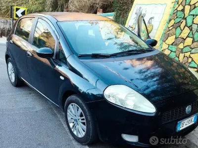 Usata Fiat Grande Punto 90 CV (66 kW) 2006 Nero Utilitaria