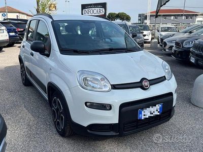 Begagnad Fiat Panda City Life 70 HK (51 kW) 2022 Vit Halvkombi