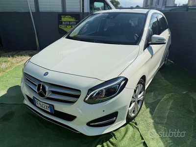 Usata Mercedes B180 Premium 108 CV (79 kW) 2017 Bianco Monovolume