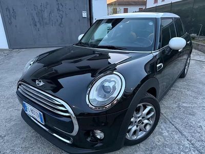 Usata Mini Cooper D 116 CV (85 kW) 2017 Nero Utilitaria