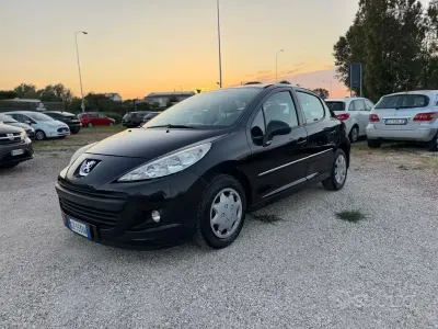 Usata Peugeot 207 70 CV (51 kW) 2013 Nero Berlina