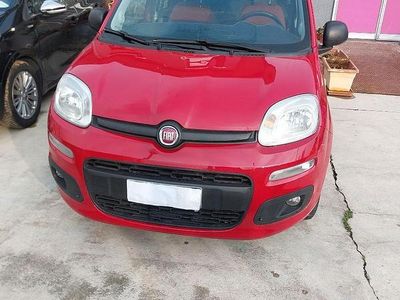Usata Fiat Panda Lounge 86 CV (63 kW) 2015 Rosso Utilitaria
