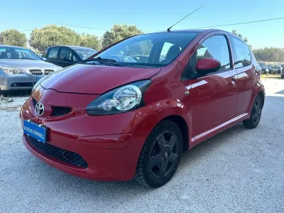 Usata Toyota Aygo 68 CV (50 kW) 2008 Rosso Utilitaria