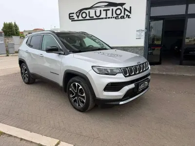Usado Jeep Compass 131 CV (96 kW) 2021 Gris SUV