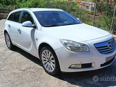 Usata Opel Insignia 160 CV (117 kW) 2011 Bianco Station wagon