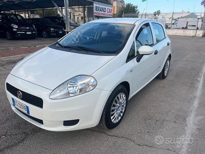 Usata Fiat Grande Punto 77 CV (56 kW) 2013 Bianco Utilitaria