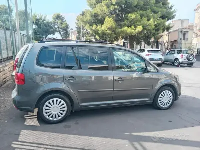 Usata VW Touran Comfortline 105 CV (77 kW) 2014 Grigio Monovolume