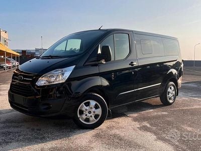 Begagnad Ford Tourneo Titanium 131 HK (96 kW) 2016 Svart Minibuss